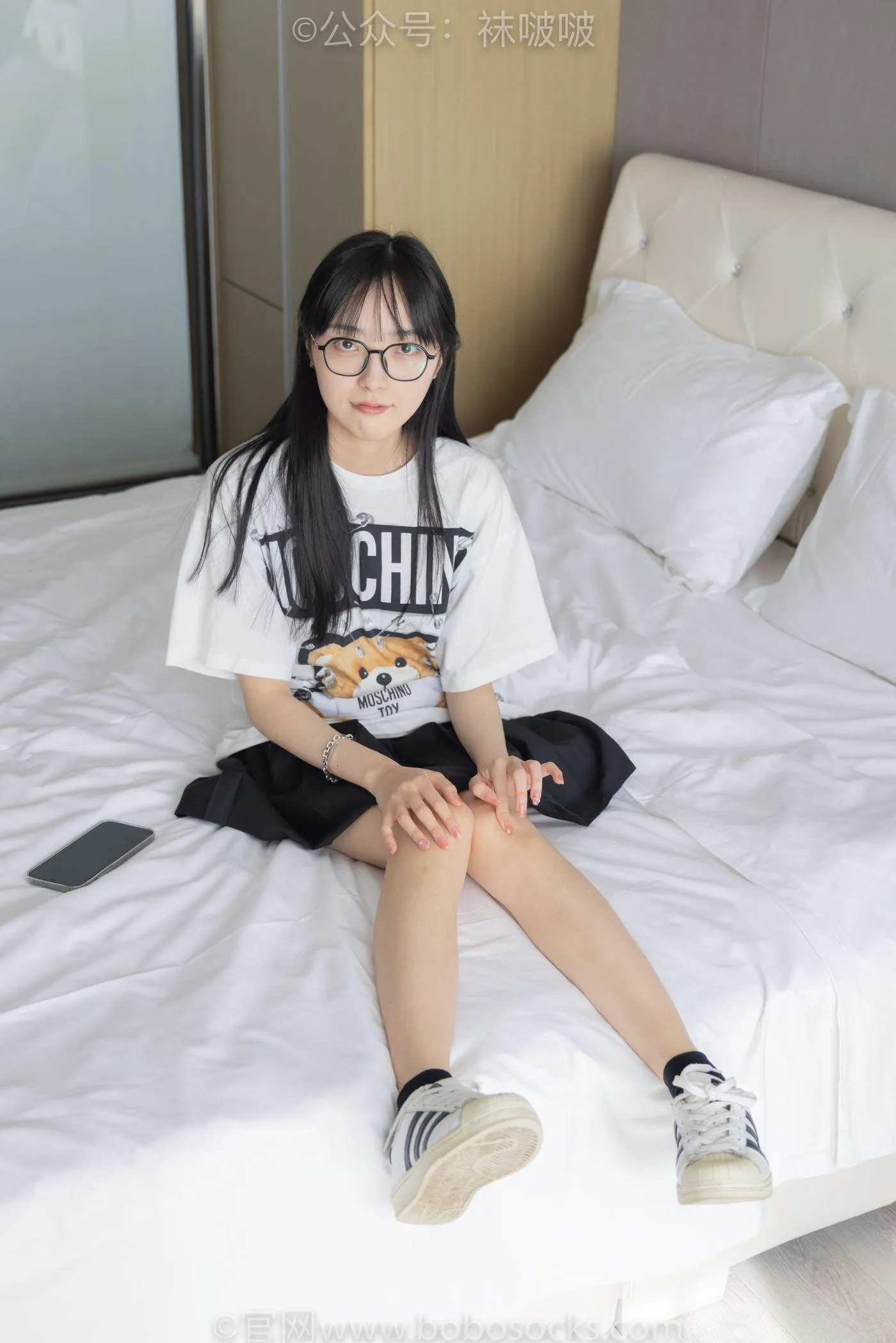 [BoBoSocks袜啵啵]NO.033 稚予-贝壳头、天鹅绒黑袜、天鹅绒白袜 [154P]插图1